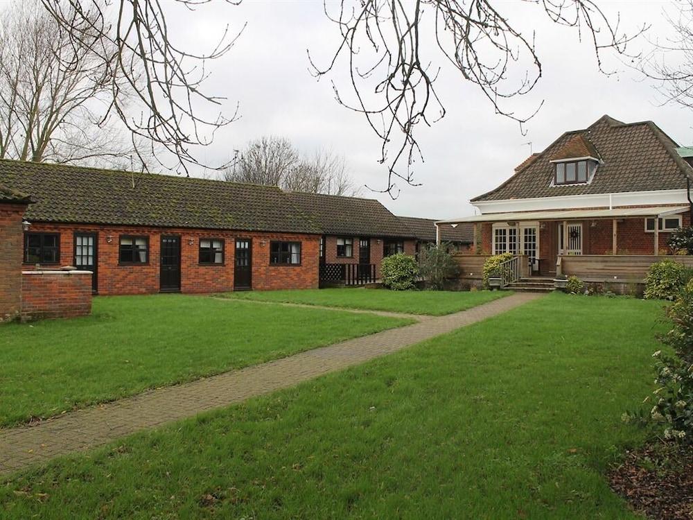 The Swan Motel, Gillingham Beccles Eksteriør billede
